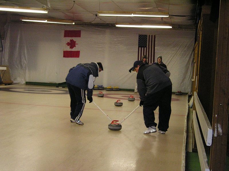 File:CurlingSweepers.jpg